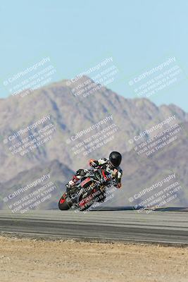 media/Dec-01-2025-Moto Forza (Mon) [[2daa91e15f]]/2-Intermediate Group/Session 4 Turn 9/